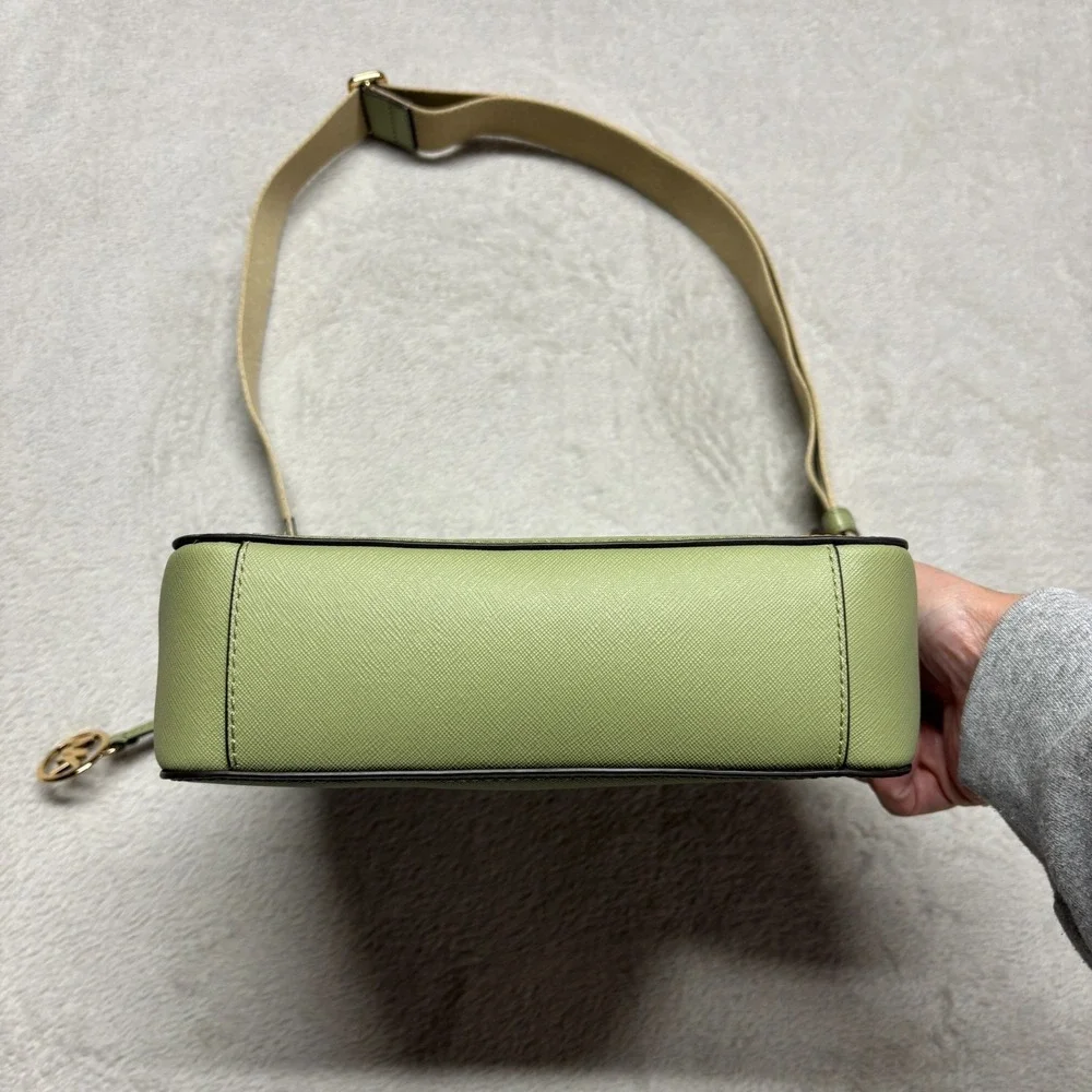 Michael Kors Jet Set Travel Small Messenger Bag Faux Leather Light Sage VG‎ Cond - Picture 4 of 9